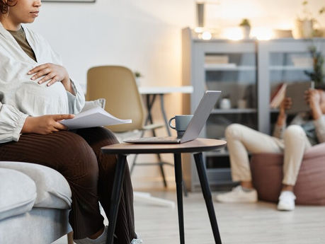 The Surrogate's Guide to Prenatal Nutrition: A Healthy Path to a Successful Pregnancy