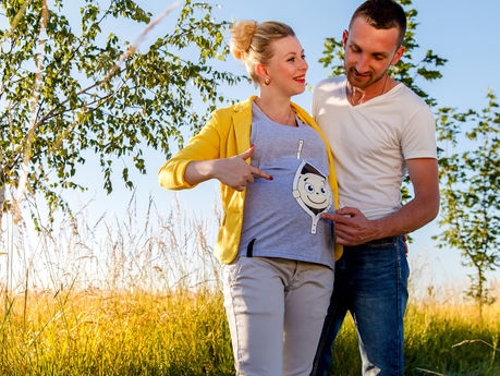 Exploring Different Paths to Parenthood: Comparing Surrogacy, IVF, and Adoption